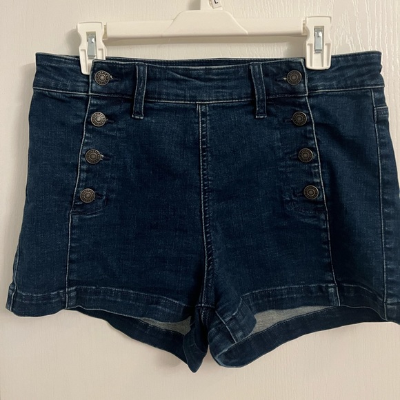 American Eagle Outfitters Pants - American Eagle Hi-Rise Shortie